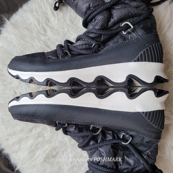 SOREL Kinetic on-trend sleek adjustable comfortable black slip on traction boot - Picture 12 of 15